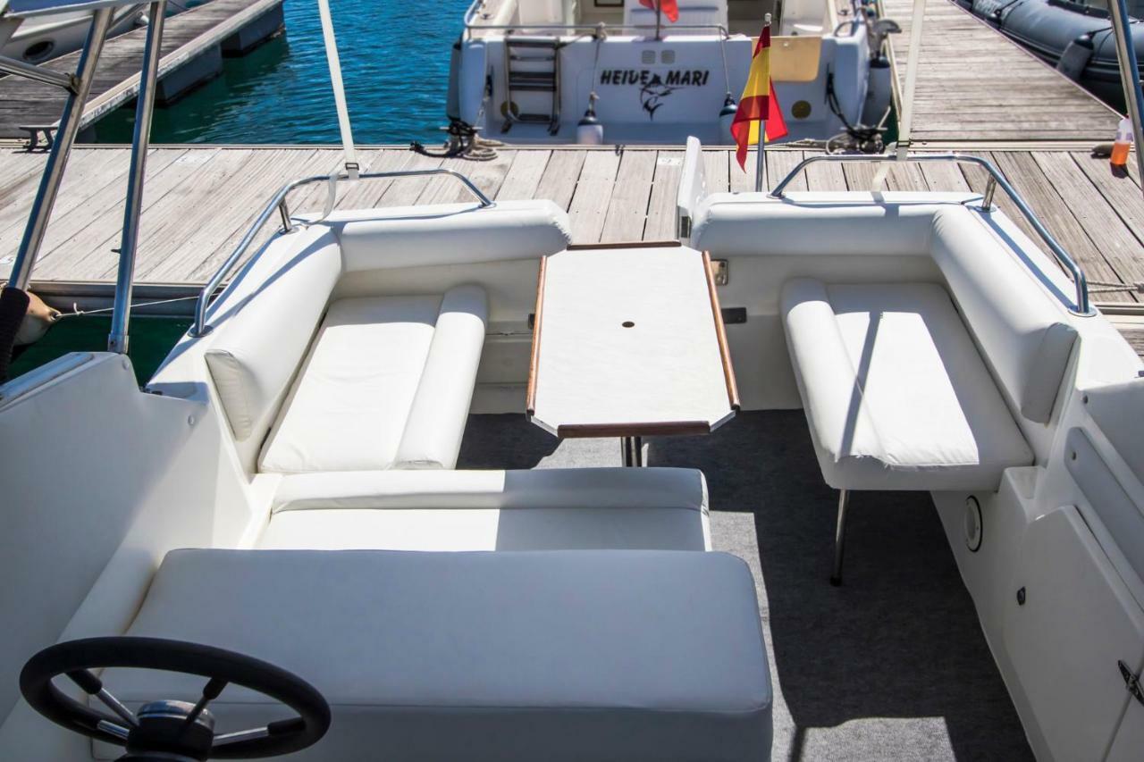 Cozy Boat To Unwind By The Ocean Hotel Puerto Calero Buitenkant foto